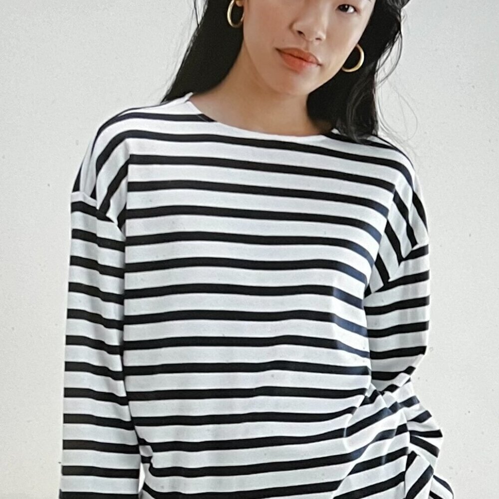 Darling Clarity Top In Navy & White Size L. NWT